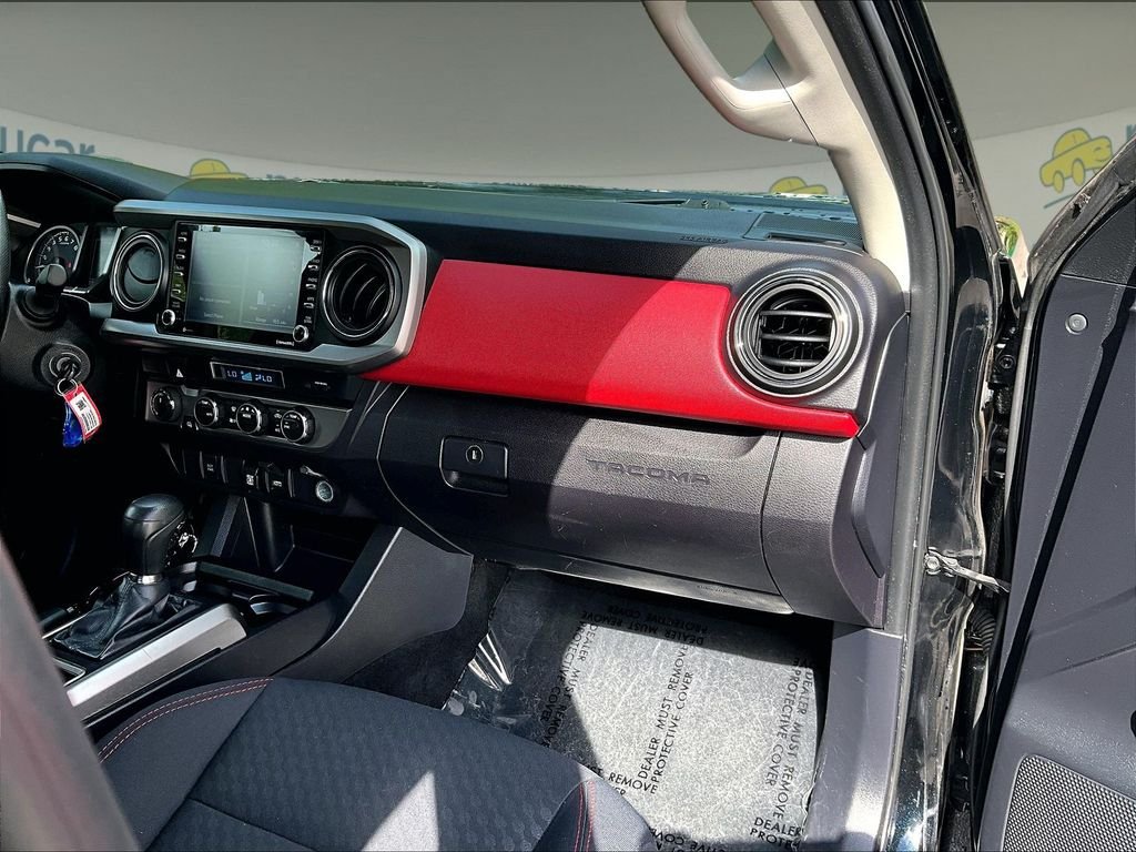 Certified 2021 Toyota Tacoma SR5 AWD/4WD image 13