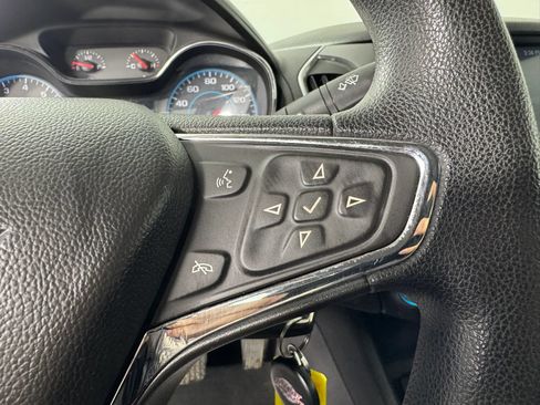 Used 2017 Chevrolet Cruze LT FWD image 16