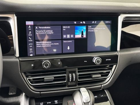 New 2026 Porsche Macan image 26