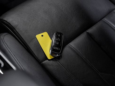 Used 2022 Audi A8 L 3.0T w/ Luxury Package image 71