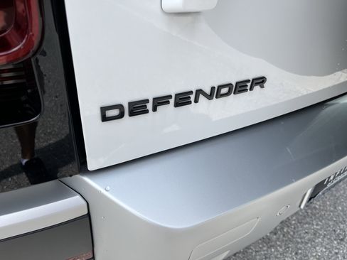 Used 2024 Land Rover Defender 110 S AWD/4WD image 9