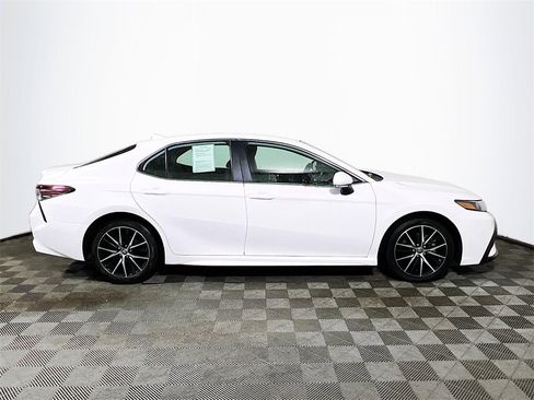 Certified 2023 Toyota Camry SE image 9
