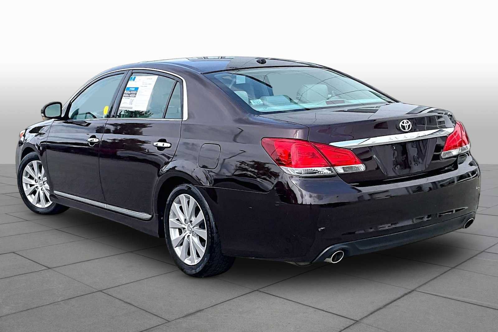 Used 2011 Toyota Avalon Limited FWD image 11