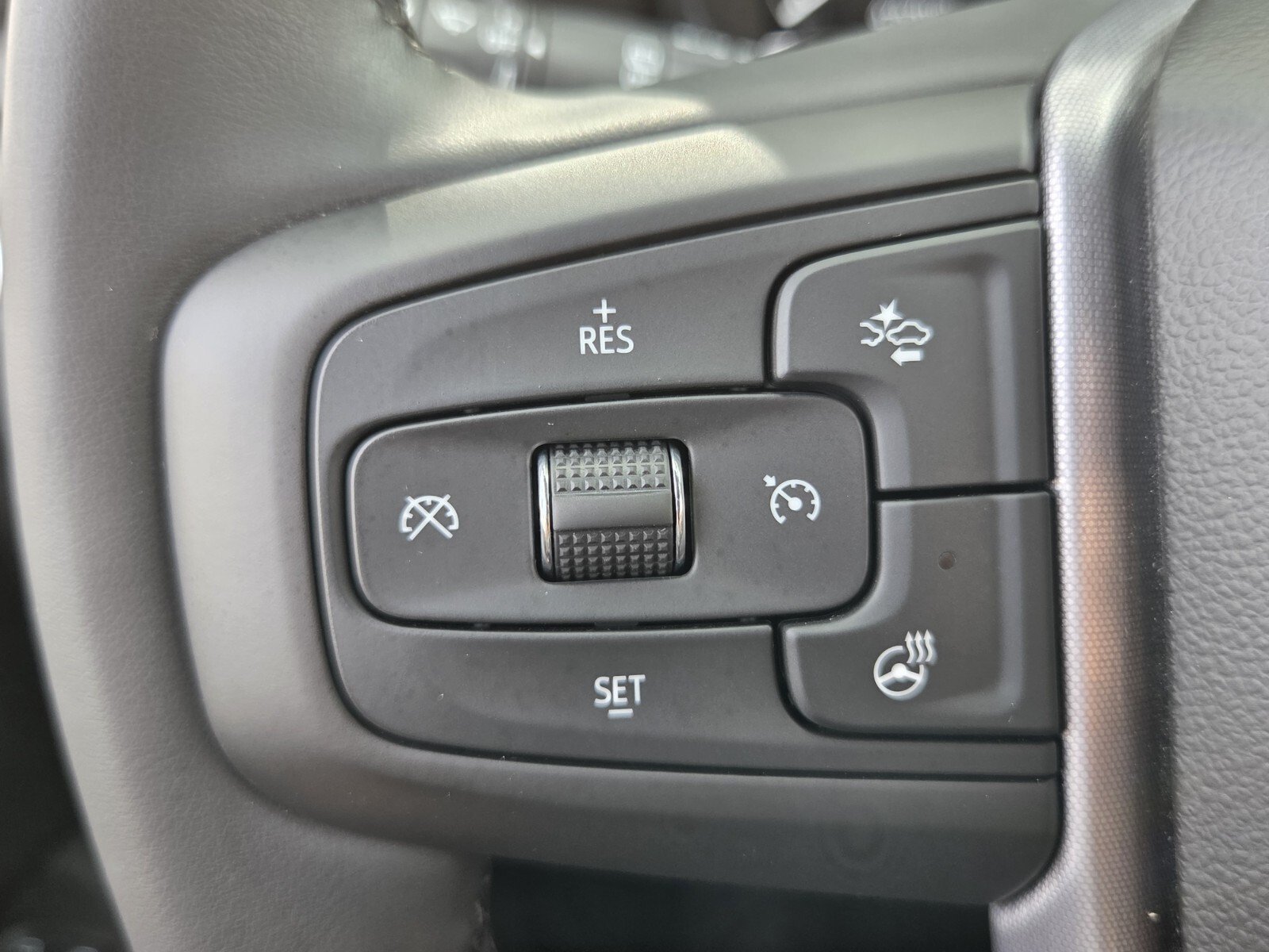 Used 2024 GMC Yukon XL SLT w/ SLT Luxury Package AWD/4WD image 29