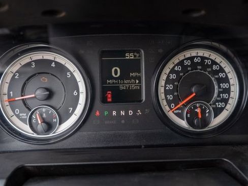 Used 2018 RAM 3500 Tradesman RWD image 16