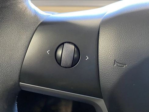 Used 2023 Tesla Model 3 Standard Range image 17