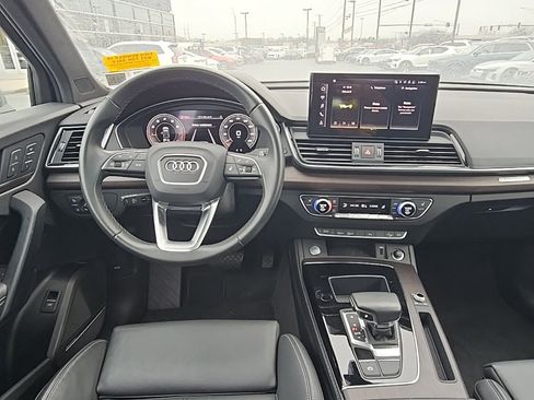 Used 2023 Audi Q5 2.0T Premium Plus w/ Premium Plus Package image 2