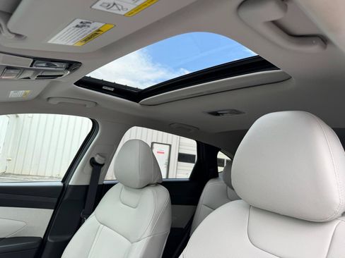 Used 2025 Hyundai Tucson SEL AWD/4WD image 14