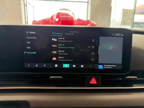 Used 2025 Kia Carnival EX FWD image 58