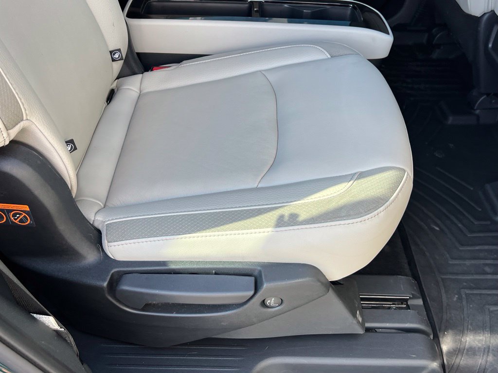 Used 2023 Nissan Pathfinder SL w/ SL Premium Package FWD image 19
