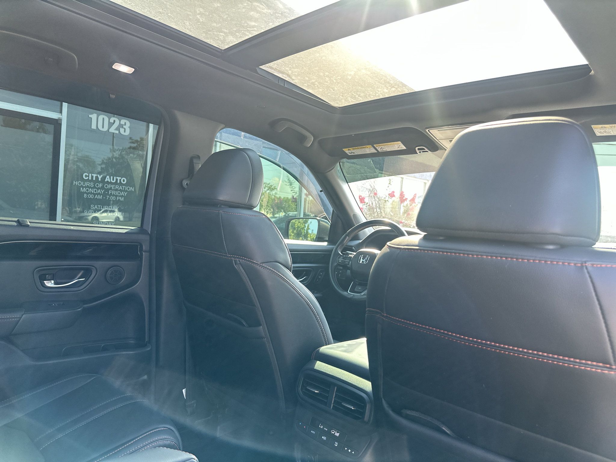 Used 2025 Honda Pilot TrailSport image 14