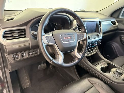 Used 2020 GMC Acadia SLT w/ Driver Alert Package II AWD/4WD image 4