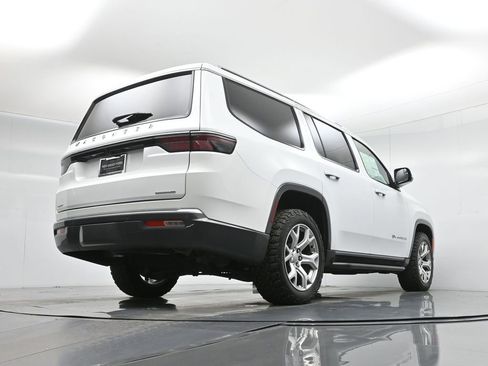 Used 2022 Jeep Wagoneer Series II image 50