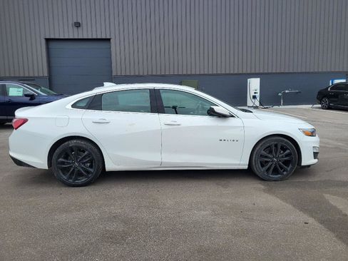 Used 2024 Chevrolet Malibu LT w/ Sport Edition image 2