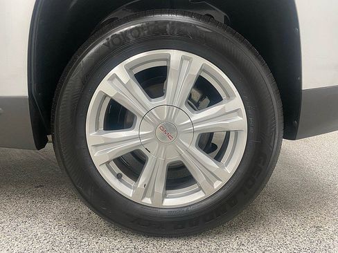 Used 2017 GMC Terrain SLE image 27