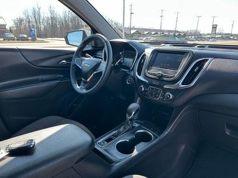 Used 2024 Chevrolet Equinox LT image 9