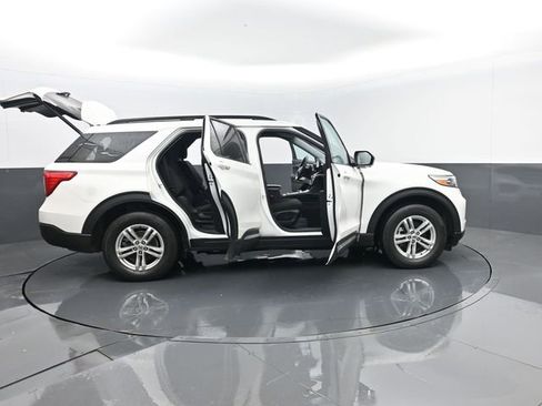 Used 2022 Ford Explorer XLT w/ Class IV Trailer Tow Package image 30