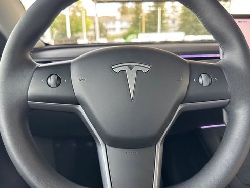 Used 2024 Tesla Model Y Long Range image 21