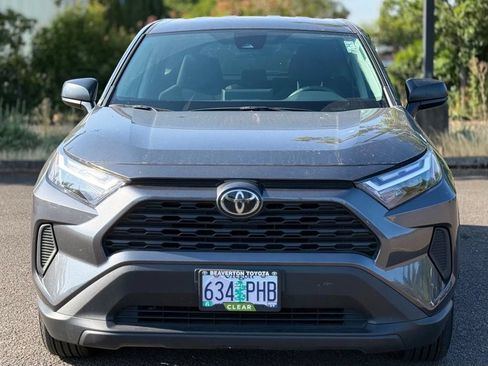 Used 2023 Toyota RAV4 LE AWD/4WD image 8