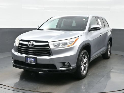 Used 2014 Toyota Highlander Plus FWD image 1