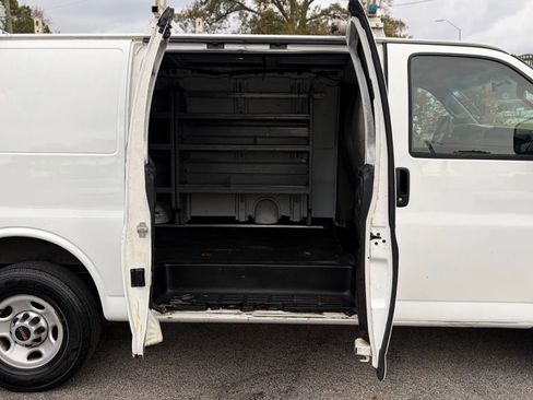 Used 2017 GMC Savana 2500 image 15