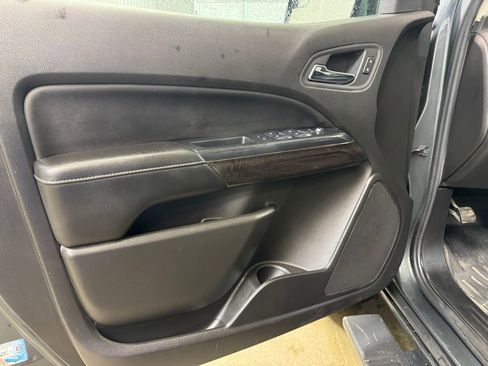 Used 2016 GMC Canyon SLE image 9