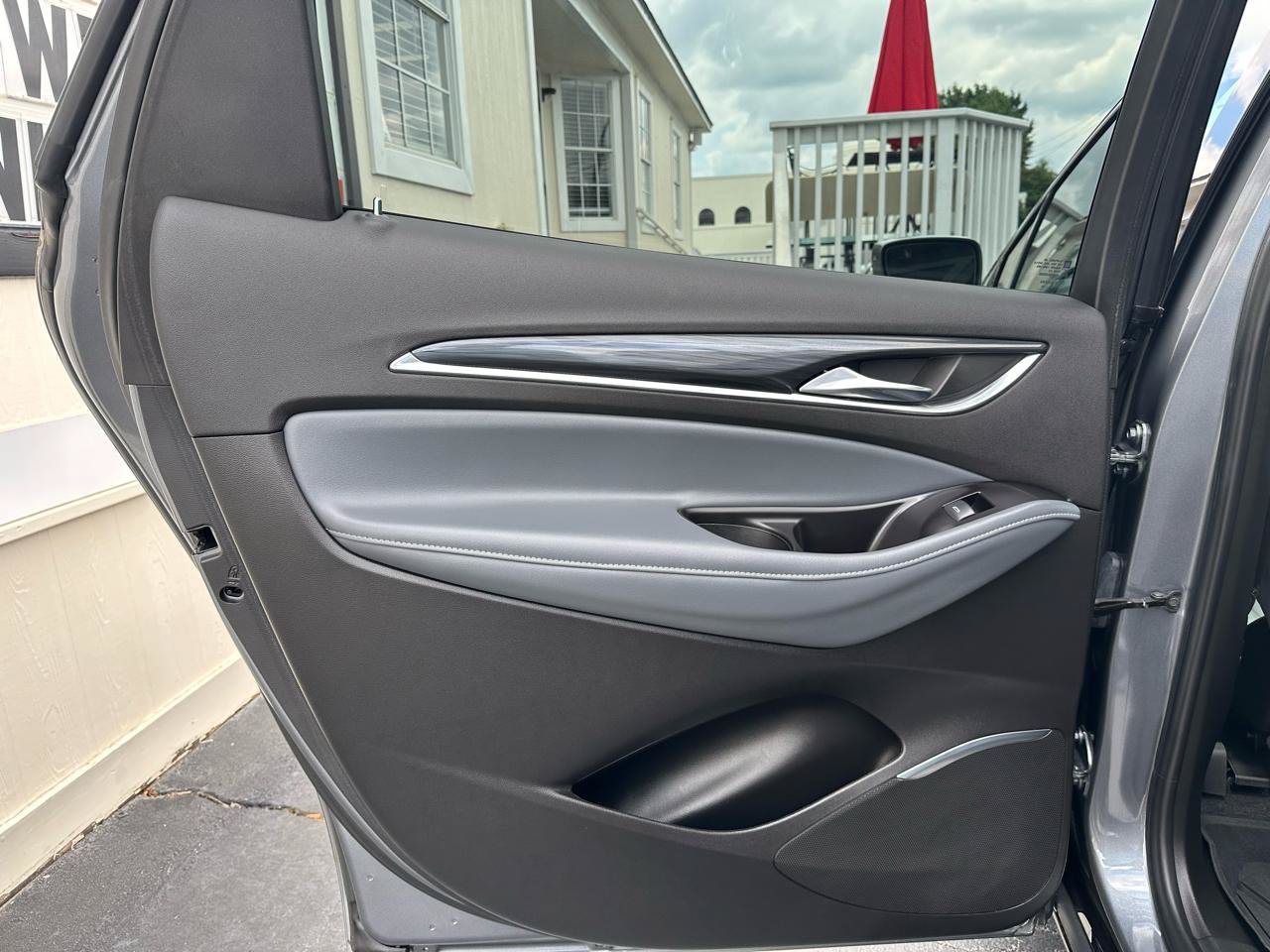Used 2019 Buick Enclave Premium w/ Experience Buick Package FWD image 24