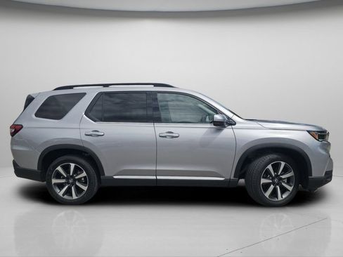 Certified 2025 Honda Pilot Touring image 27