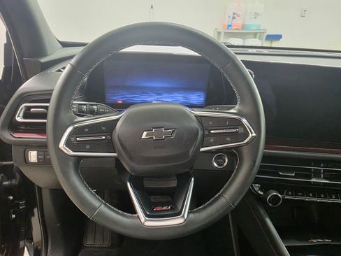 Used 2025 Chevrolet Traverse Z71 AWD/4WD image 18
