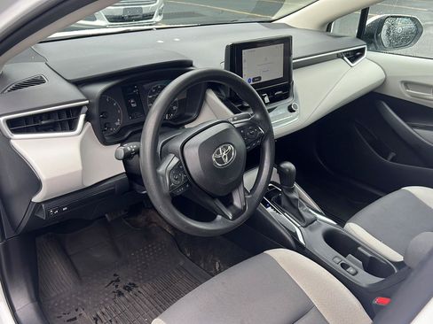 Used 2023 Toyota Corolla LE FWD image 4