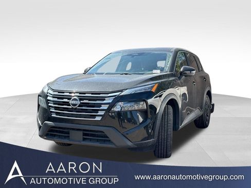 Used 2024 Nissan Rogue SV FWD image 1
