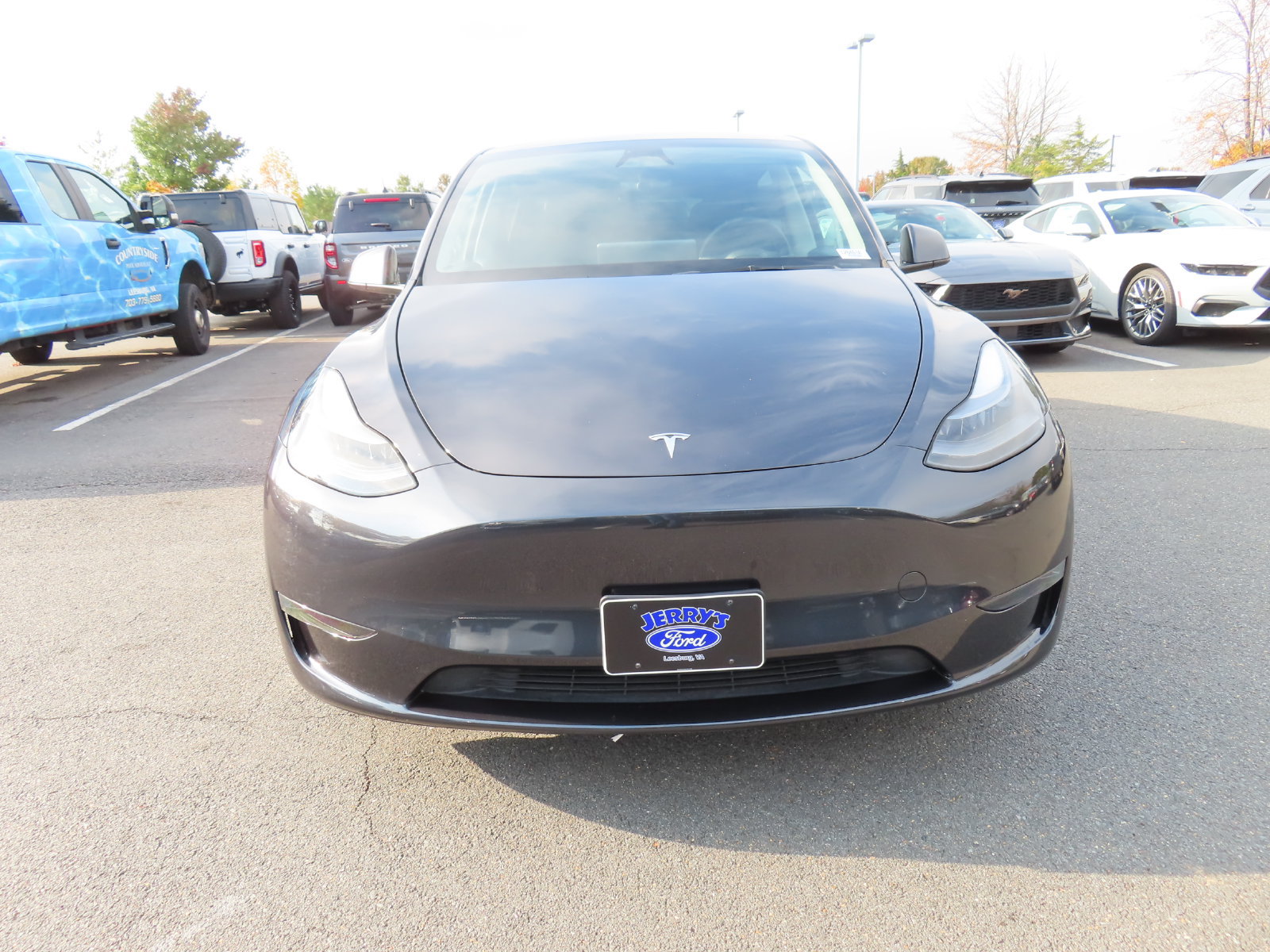 Used 2024 Tesla Model Y 2WD image 2