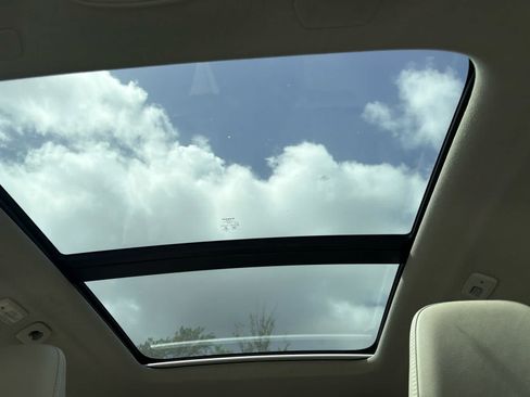 Used 2023 Volvo XC40 B5 Plus w/ Protection Package Premier image 33