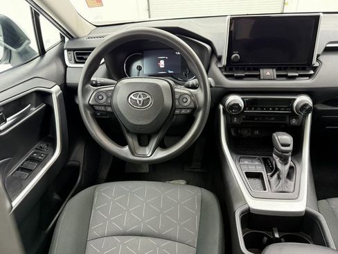 Used 2024 Toyota RAV4 XLE image 31