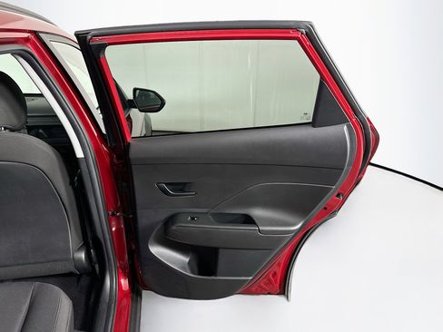 Used 2025 Hyundai Kona SEL image 28