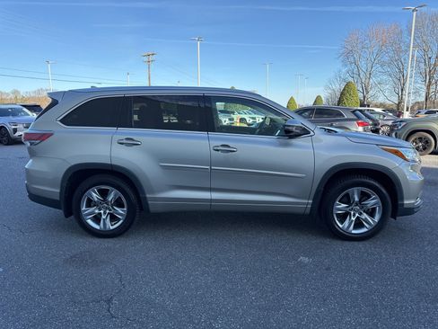 Used 2016 Toyota Highlander Limited image 8