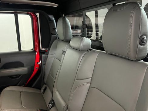 New 2025 Jeep Gladiator Mojave image 20