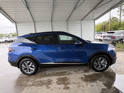 Certified 2025 Kia Sportage SX FWD image 9