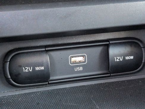 Used 2025 Kia Soul LX w/ LX Technology Package FWD image 25