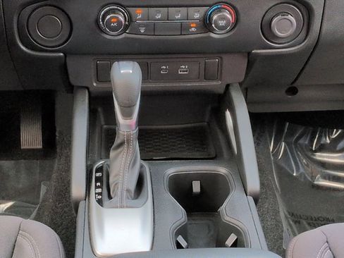 Certified 2022 Nissan Frontier SV image 19