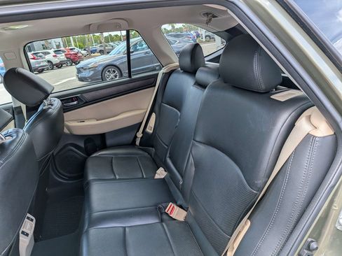 Used 2018 Subaru Outback 2.5i Limited AWD/4WD image 14
