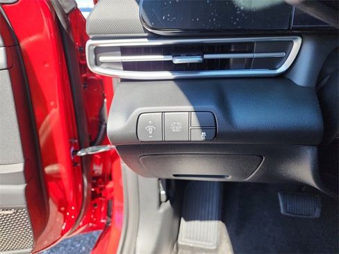 New 2025 Hyundai Elantra Limited image 23