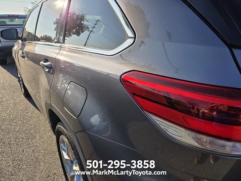 Used 2019 Toyota Highlander Limited FWD image 9