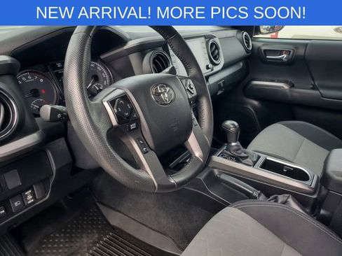 Used 2022 Toyota Tacoma TRD Sport w/ Technology Package image 10