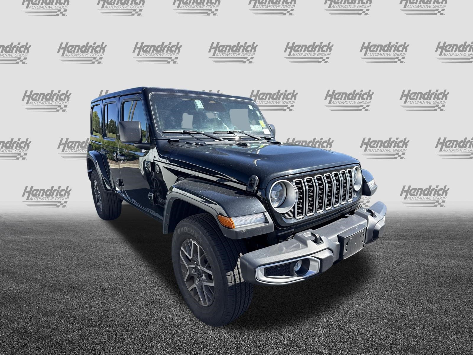 Used 2025 Jeep Wrangler Unlimited Sahara AWD/4WD image 2