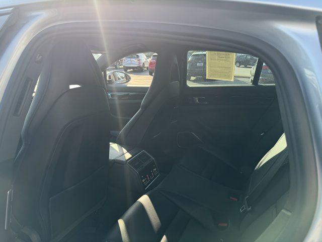 Used 2022 Porsche Panamera RWD image 6