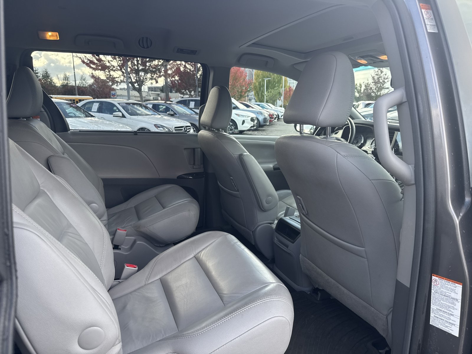 Used 2017 Toyota Sienna XLE w/ XLE Navigation Package AWD/4WD image 14