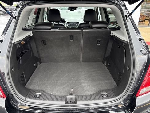 Used 2019 Chevrolet Trax Premier w/ LPO, Cargo Package FWD image 11