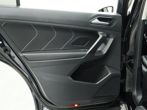 Used 2022 Volkswagen Tiguan SE FWD image 30