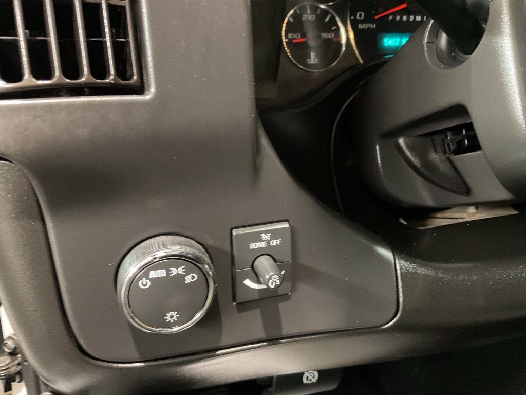 Used 2025 Chevrolet Express 2500 LT w/ LT Preferred Equipment Group RWD image 8